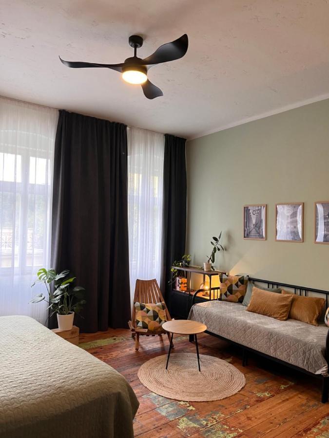 Four Rooms Carlsbad Authentic Karlovy Vary Dış mekan fotoğraf