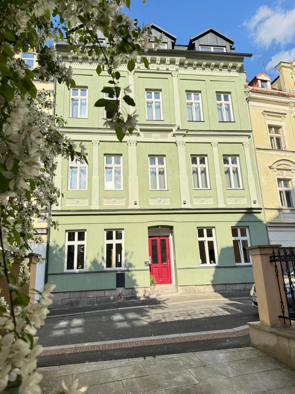 Four Rooms Carlsbad Authentic Karlovy Vary Dış mekan fotoğraf